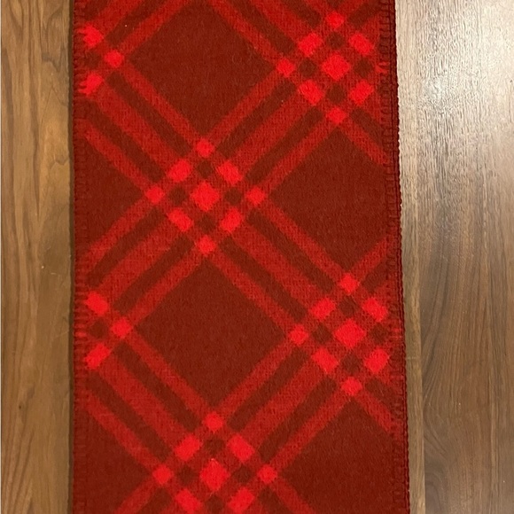 NWT- Burberry Equestrian Check Wool Scarf for Date Night - Picture 5 of 10